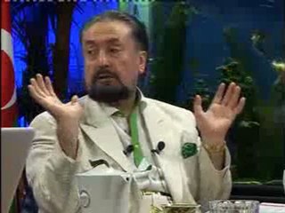 Yüzeysel düşünenler bir kutunun içinden küçük bir delik açıp dışarıyı seyreden insan gibidir.