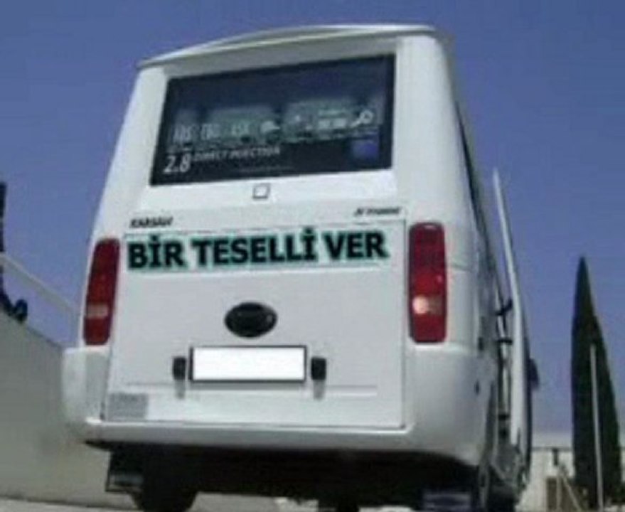 Minibüslerin arkasına seni ben yazdım - Burhan Güven