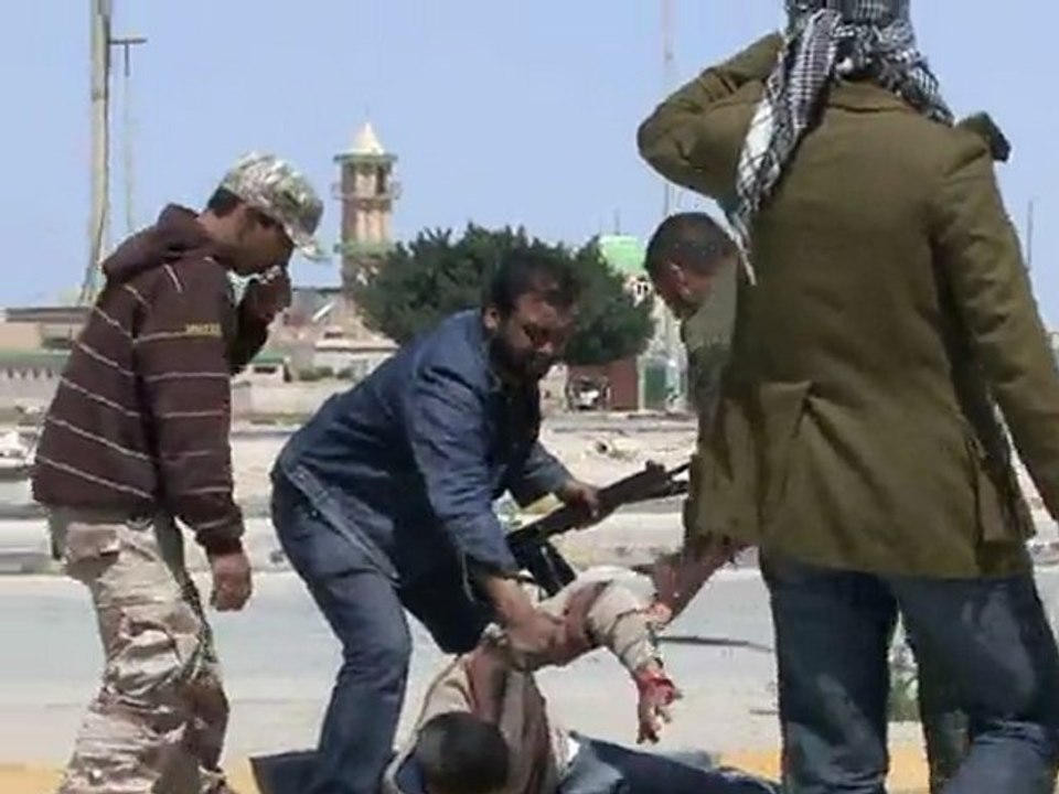 Duros combates en Adjabiya, Libia