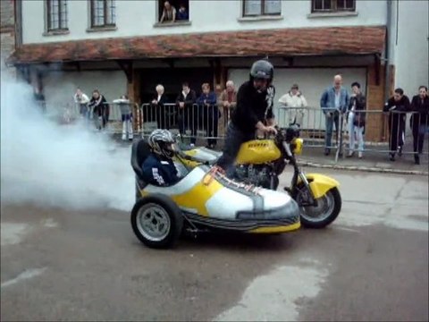 Show Moto, Cascade, Spectacle avec le Side-Car Basket par Eric Miazga à Chavanges