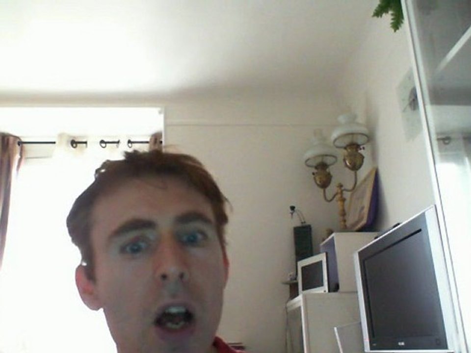 Wiwi égratigne "tout se ramène à toi"