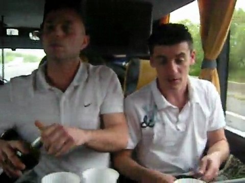 guigui, mika, shiper ,juju,sylvain , tintin mais il etait caché en haut !!lol on commancais a avoir mal au oreilles mdr!!