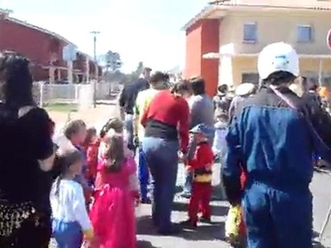 Avril 2011 - Carnaval école - défilé