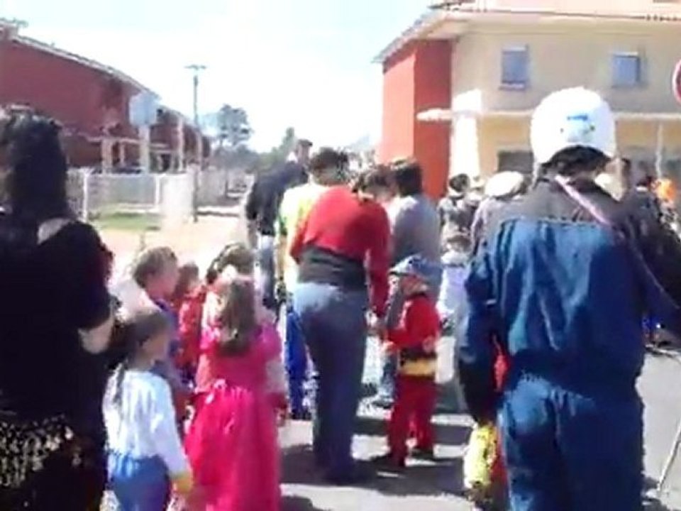 Avril 2011 - Carnaval école - défilé