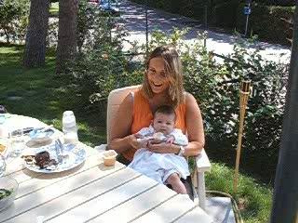 Angelina_09-08-06