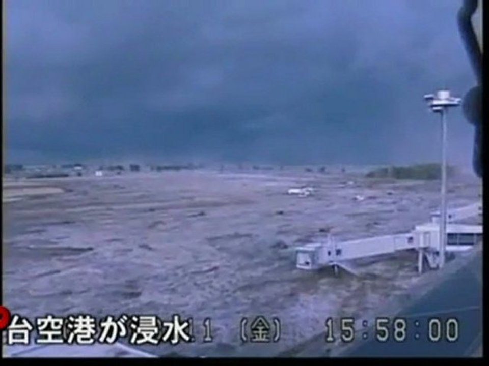 Tsunami strikes Japan Airport 2011