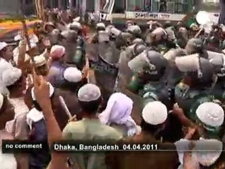 Dozens hurt in Bangladesh as protest on... - no comment