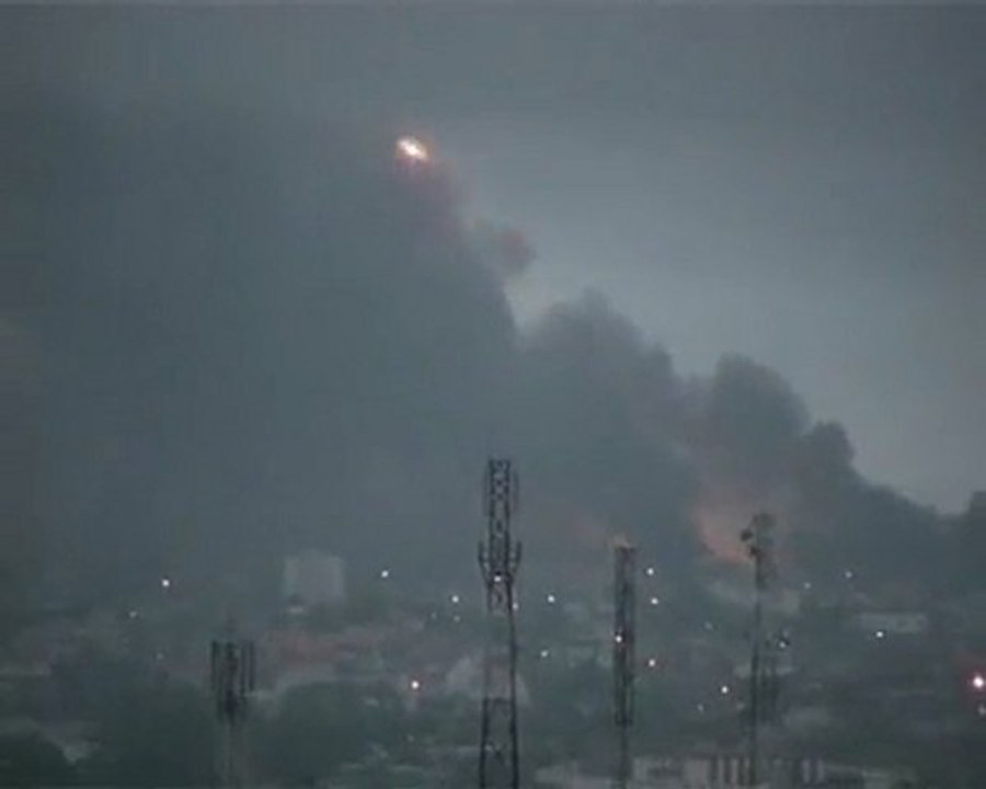 04 Avril 2011- Attaque des MI 24 à 17h 20 mn: l'onuci met en feu le nouveau camp d'akouedo situé sur la voie de Bingerville