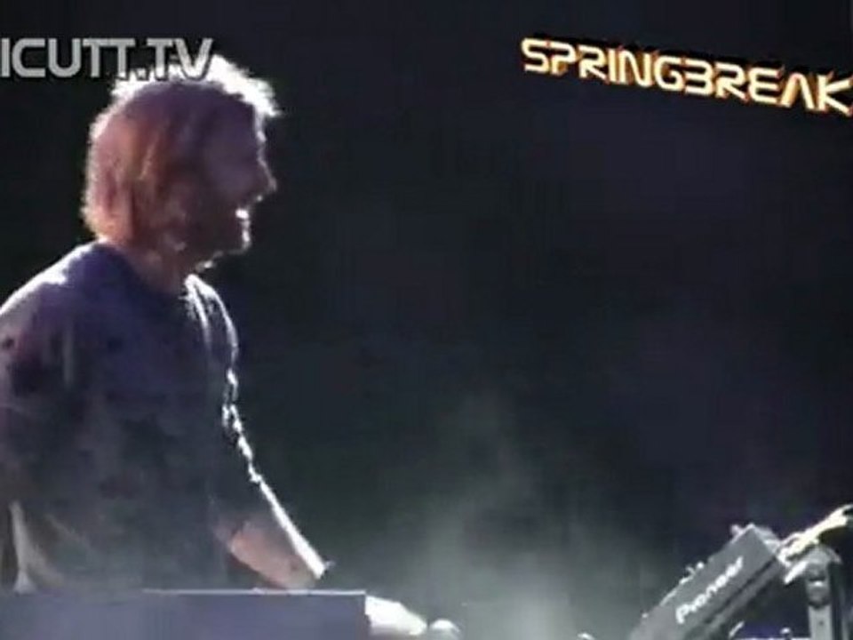 UNICUTT.TV: David Guetta live Cancun Mexico Springbreak 2011 'Getting Over'