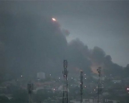 L'ARMEE FRANCAISE ATTAQUE LES CIVILES DE COTE D'IVOIRE - FRENCH ARMY ATTACK CIVILS IN IVORY COAST