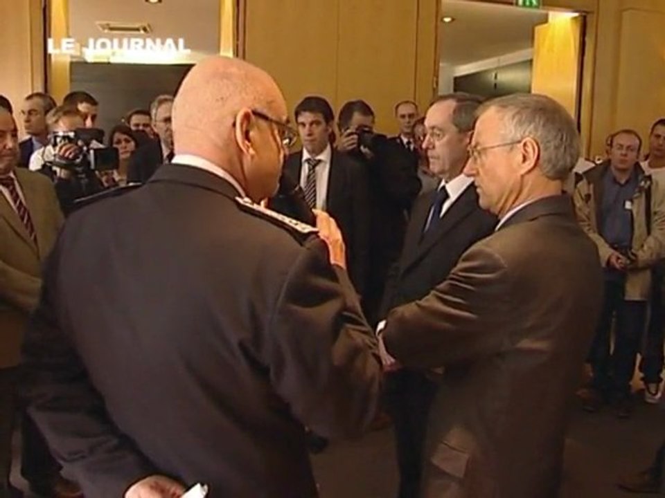 Claude Guéant: Stages de police pour élèves exclus (Nantes)