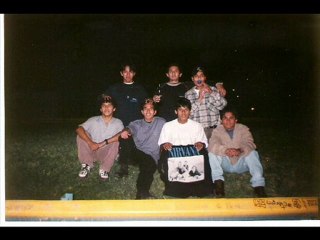 Amigos y amigas de los 90s 🎉