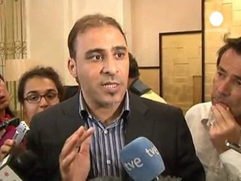 Kadhafi accepte de réformer la Libye mais refuse de partir