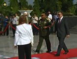 Cumhurbaşkanı Gül Endonezya’da Khalibata Ulusal Kahramanlar Anıt Mezarını ziyaret etti
