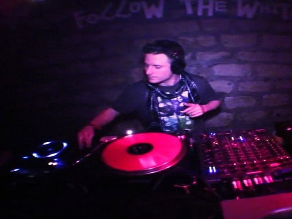 Follow The White Rabbit party @ Showcase - 25/03/11