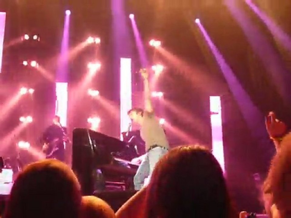 james blunt au piano