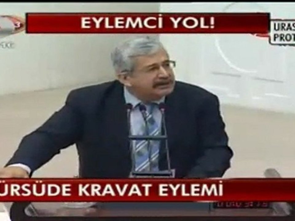 UFUK_URAS_Meclis_kürsüsünde eylem_Kanal D Haber