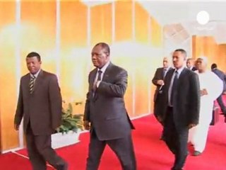 Gbagbo'nun etrafı sarıldı