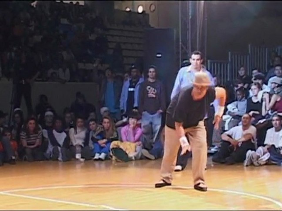 Popping masters : Jr Boogaloo & Jay Smooth VS Salah & Iron Mike