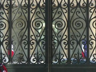 Longuet: Paris protège ses ressortissants à Abidjan