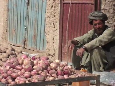 Des femmes de l'armée américaine au contact des femmes afghanes