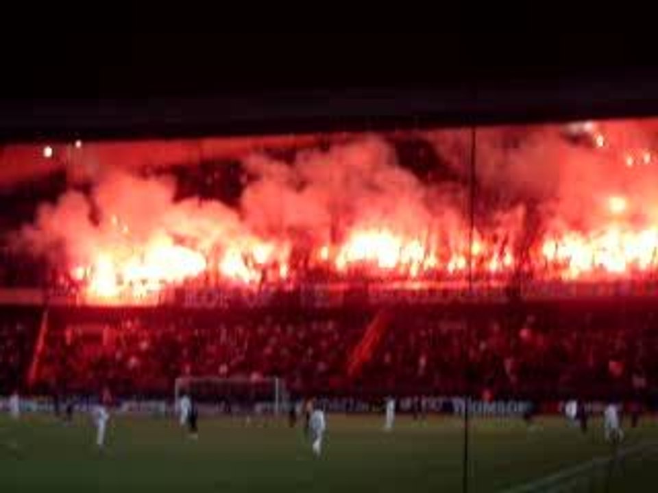 craquage de fumigènes boys 20 ans