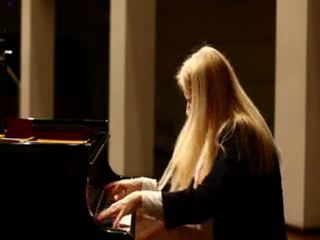 Valentina Lisitsa plays Beethoven's Moonlight Sonata (3rd. Mov)