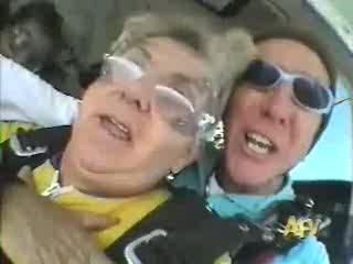 mamie en parachute