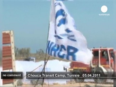 Angelina Jolie visite un camp de réfugiés... - no comment