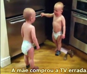 Gemeos conversando em portugês