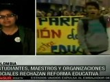 Miles de estudiantes rechazan reforma educativa en Colombia