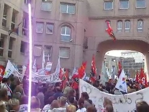 Manifestation enseignants Inspection académique 08/04/2011