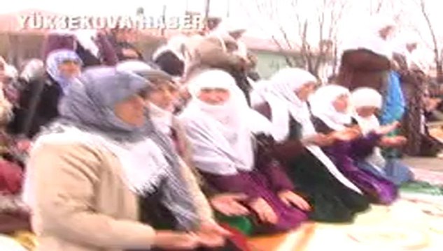 Yüksekova'da 'sivil' cuma namazı - YÜKSEKOVA HABER