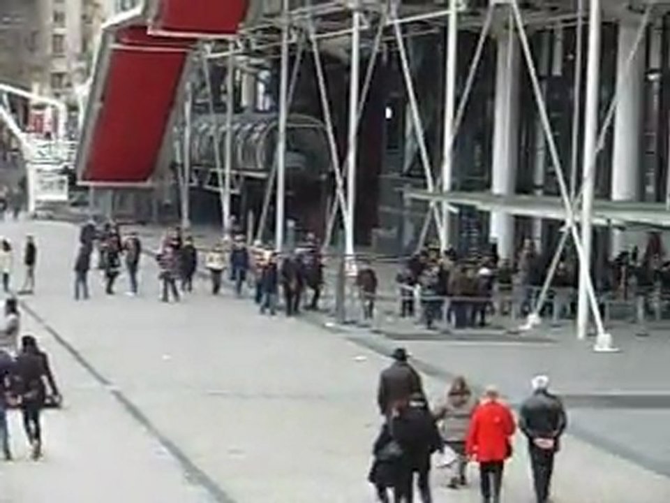 place beaubourg, cracheur de feu