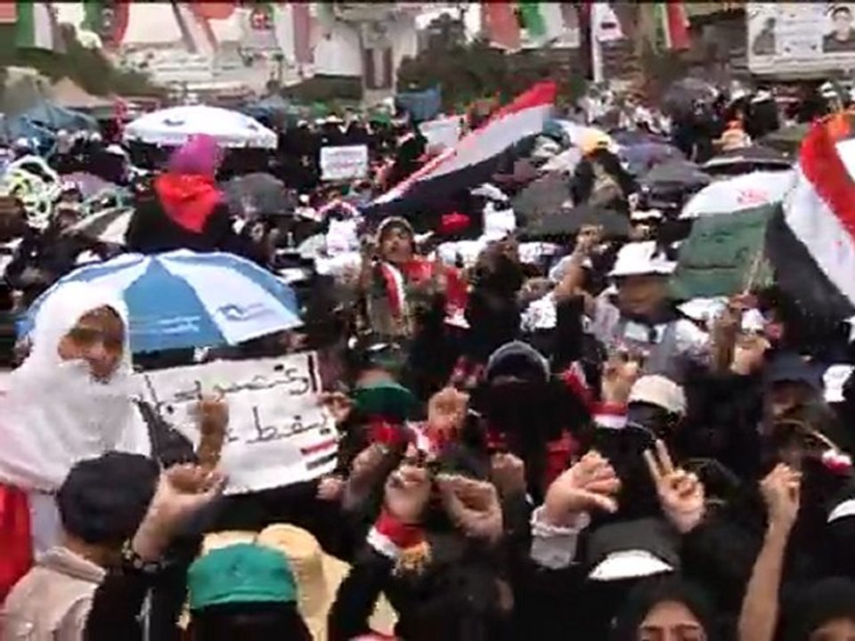 Anti-regime protests continue