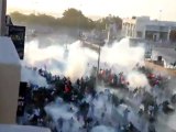 أنظروا كيف تقمع قوات الشغب في البحرين المدنيين بوحشية