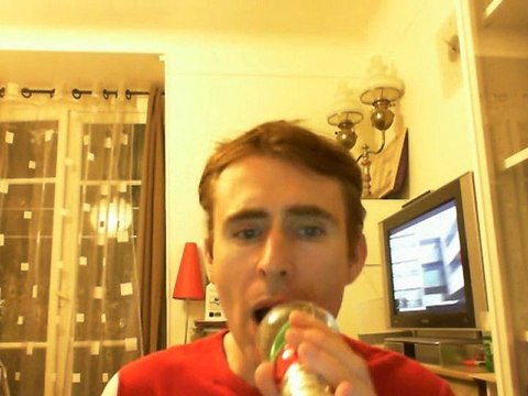 Wiwi égratigne qu'il est loin l'amour