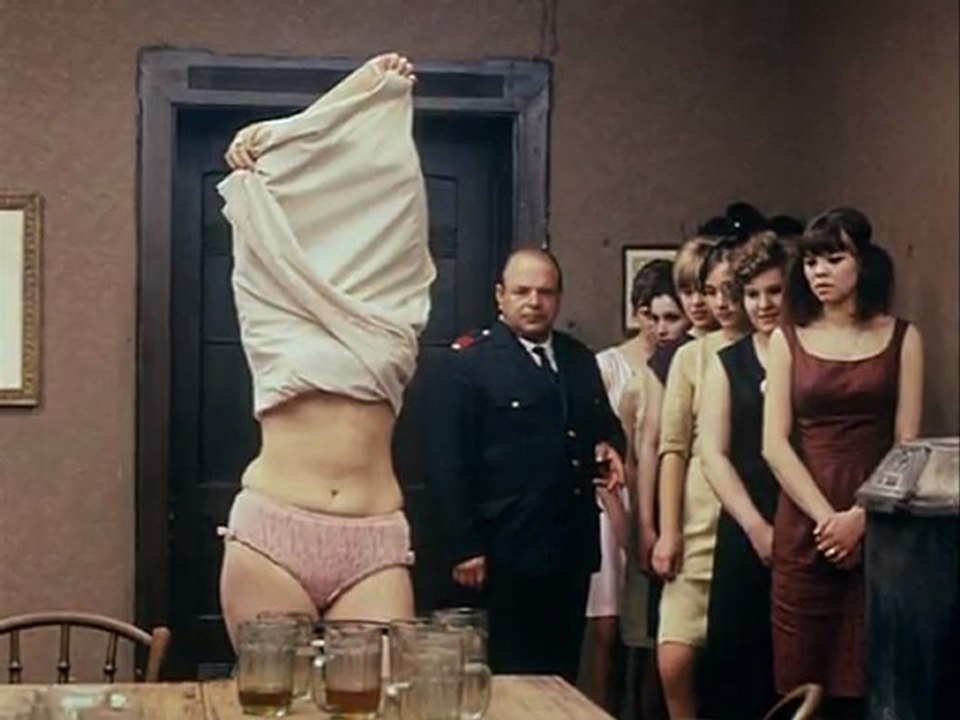 Au feu les pompiers  [1967]  Milos Forman