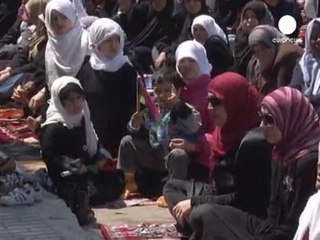 El ejército libio contraataca: golpea a los rebeldes en...