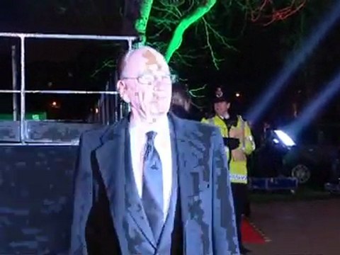 Pressure mounts on News of the World