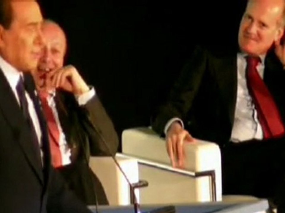 Berlusconi - Dalla platea Silvio Santo Subito