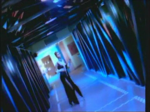 Gülben Ergen - Kim Ne Derse Desin Klip