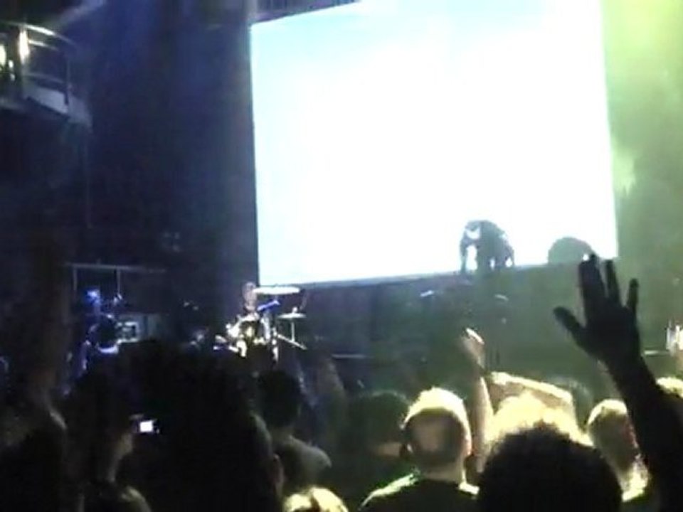 UNKLE - Eye For An Eye (live in Athens - 09/04/11)