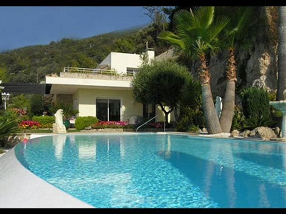 MOUANS SARTOUX CUISINISTES/www.les-artisans-de-cannes.com