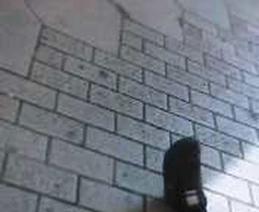 guerre du pétrole ( poésie de rue à angers, avec flutte et guitare en accompagnement)