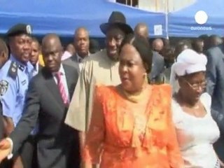 Nijerya'da oy sayımı devam ediyor