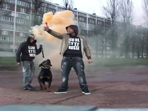 Baala Roulette Russe (Making of: Fumigènes et rottweiler) Jimi J