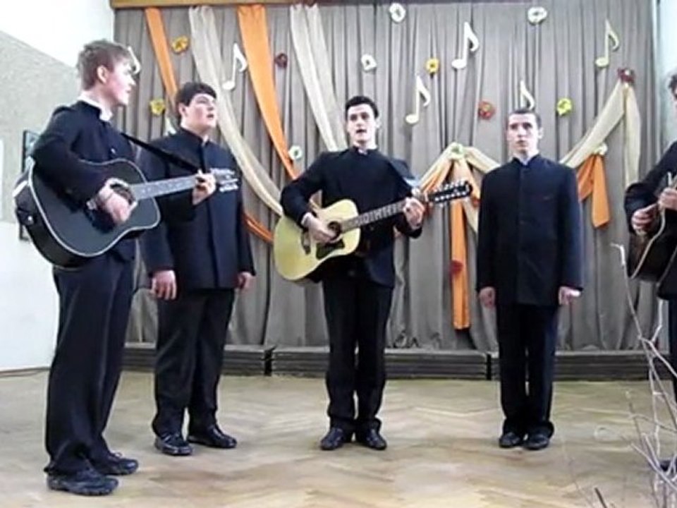 Grupul "Folk" al Seminarului Teologic Liceal "Veniamin Costachi" de la Mănăstirea Neamţ la Olimpiada de Muzica 2011, Piatra Neamt