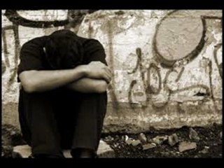 ağlarken sevmeyi öğrendim