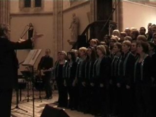 L'ensemble vocal VOICI VOIX-LA  en concert avec Michael Jones